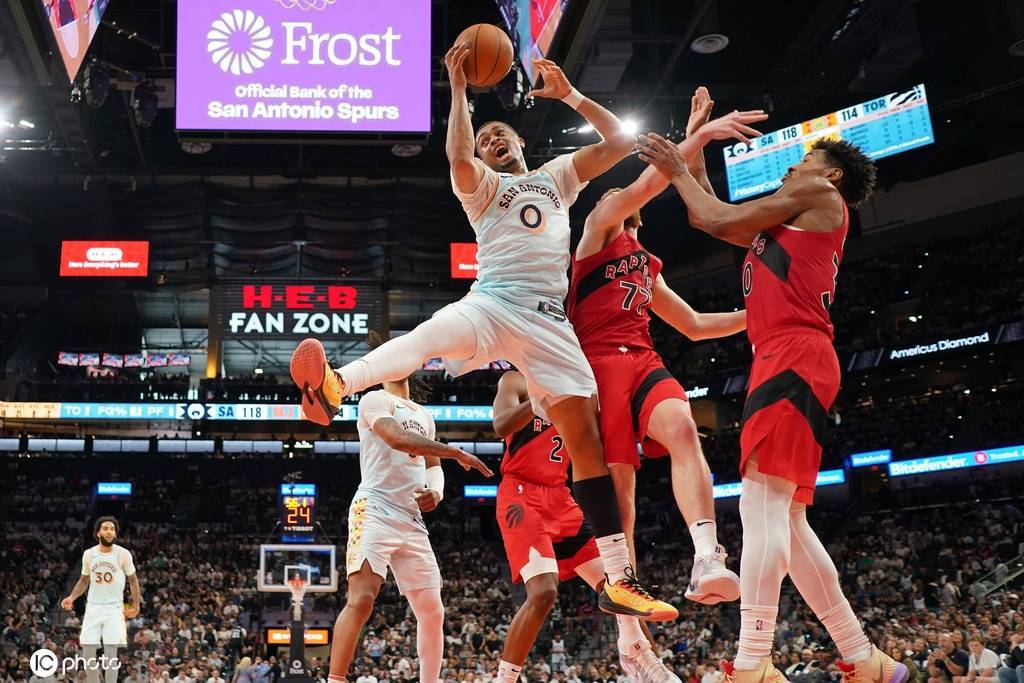 星空弈赛app电脑版-猛龙队迎战步行者，以微弱优势获胜的简单介绍