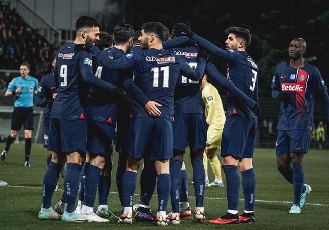 星空体育电脑版下载-包含巴黎圣日耳曼轻松晋级，小组全胜的词条