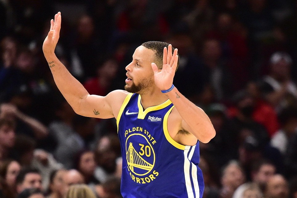 星空体育在线登陆-关于战火重燃：国际巨星再度大战一场的信息