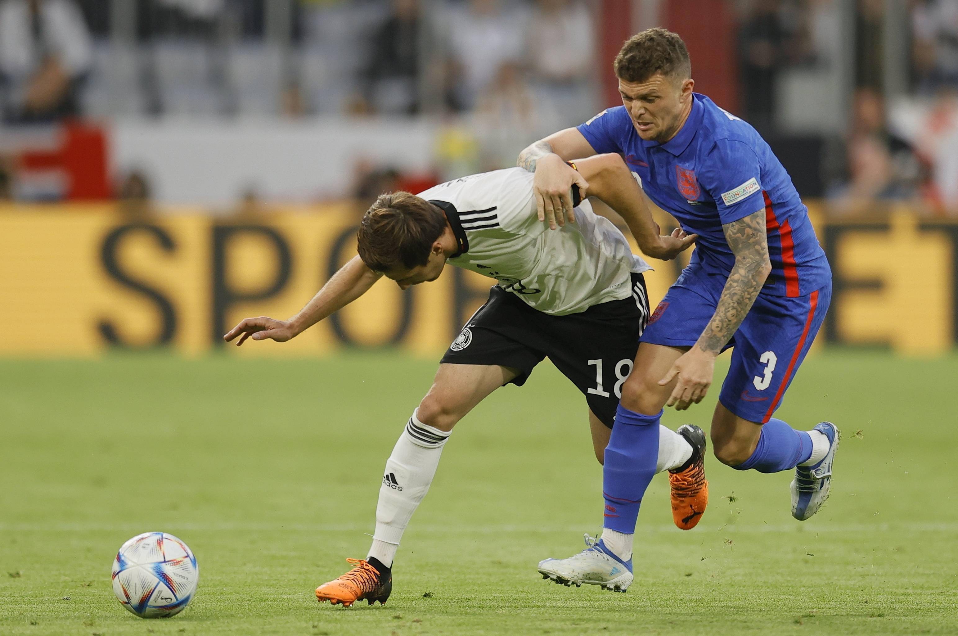 星空体育登录入口-荷兰队横扫对手，英格兰难以逃脱海德堡败局